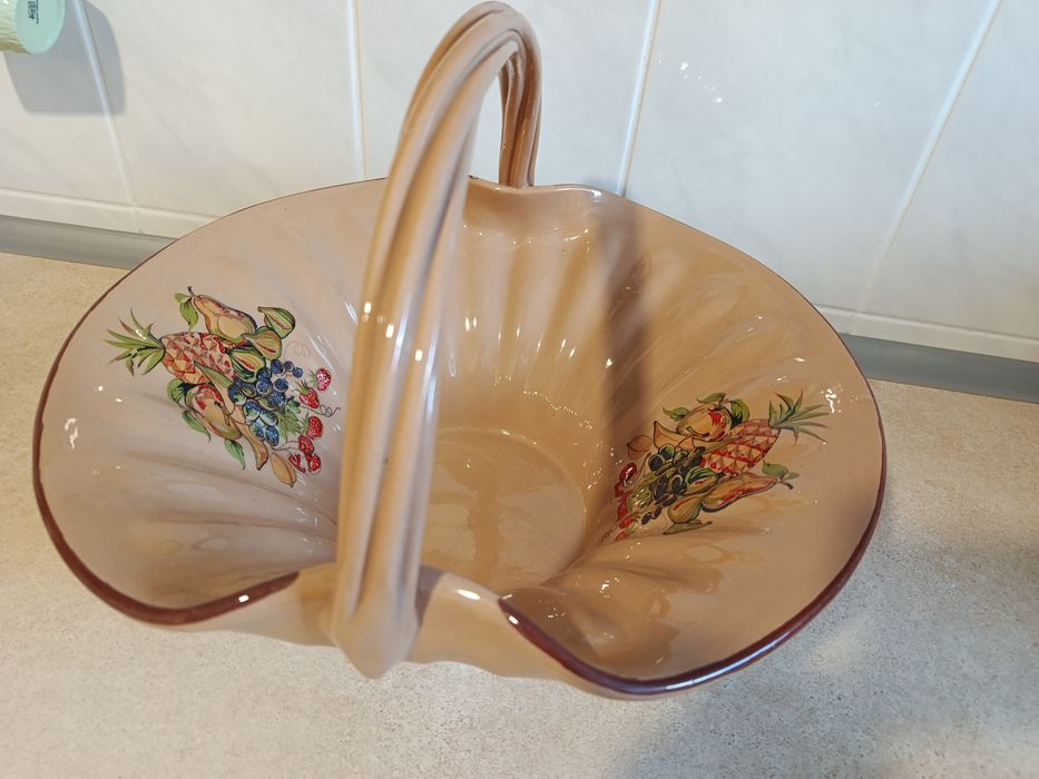 Wielki ceramiczny kosz