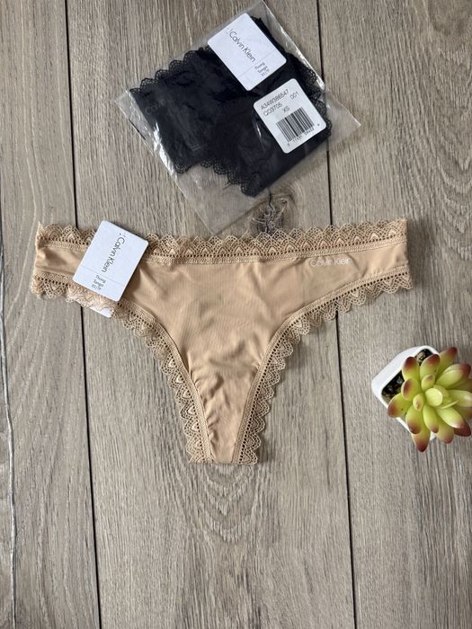 Жіночі стрінки Calvin Klein