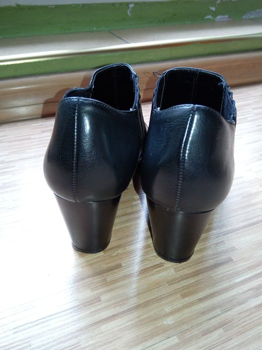 Buty czarne szpic obcas słupek