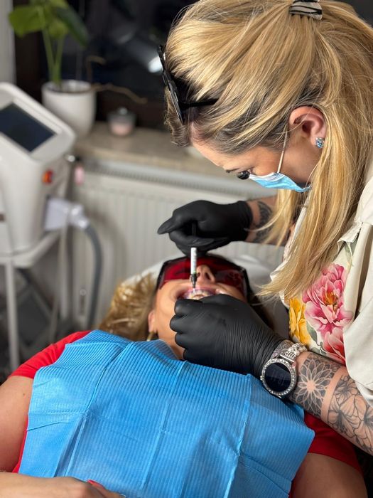 Kosmetyczne wybielanie zębów