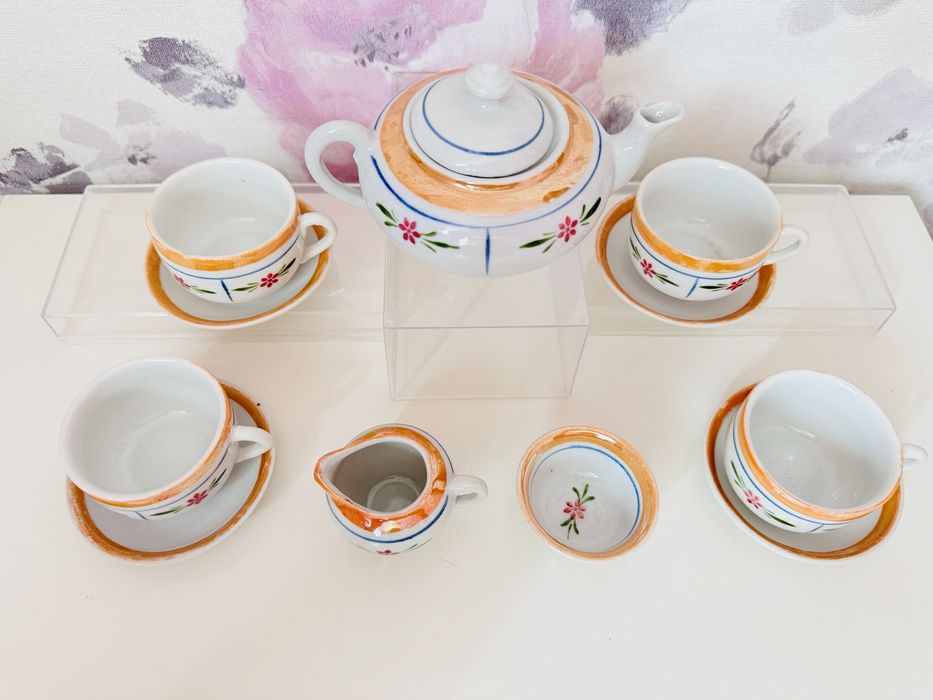 Stary serwis do herbaty, porcelanowe naczynia dla dzieci, vintage