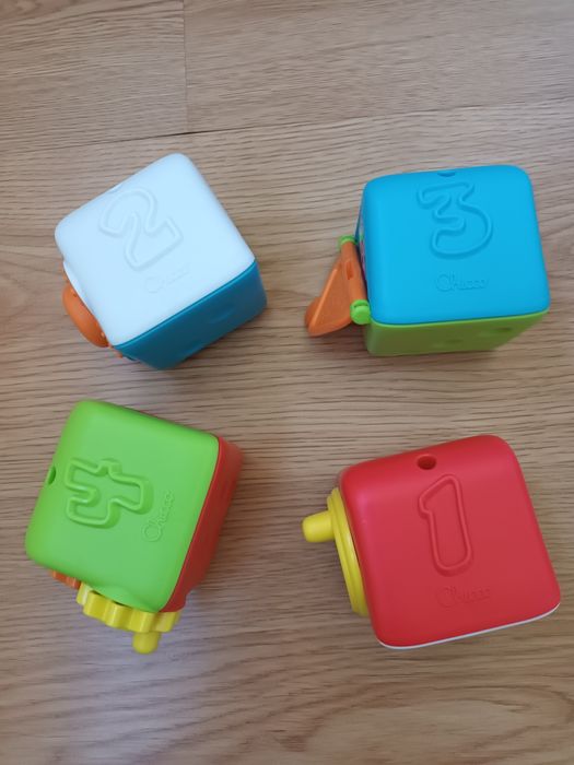 Cubos de Multiatividades 2 em 1 da Chicco 10M+