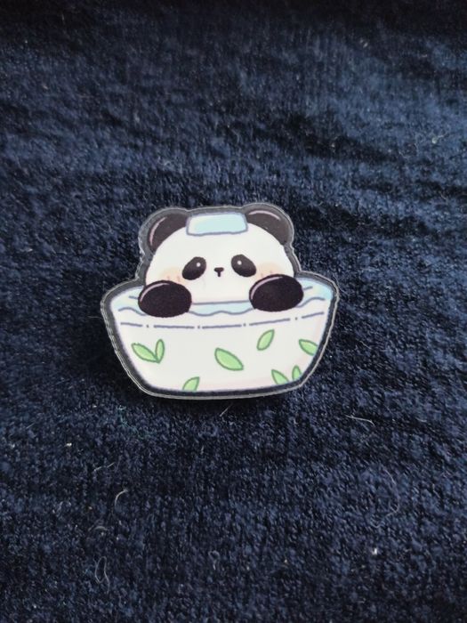 przypinka akrylowa panda