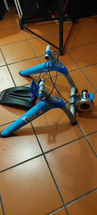 Rolo para bicicleta praticamente novo com 10 velocidades