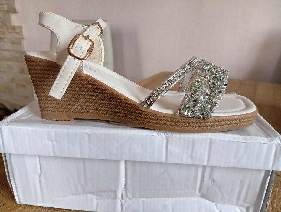 Sprzedam nowe buty!!!