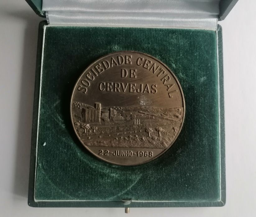Medalha medalhão estojo Central de Cervejas, Inauguração fábrica 1968