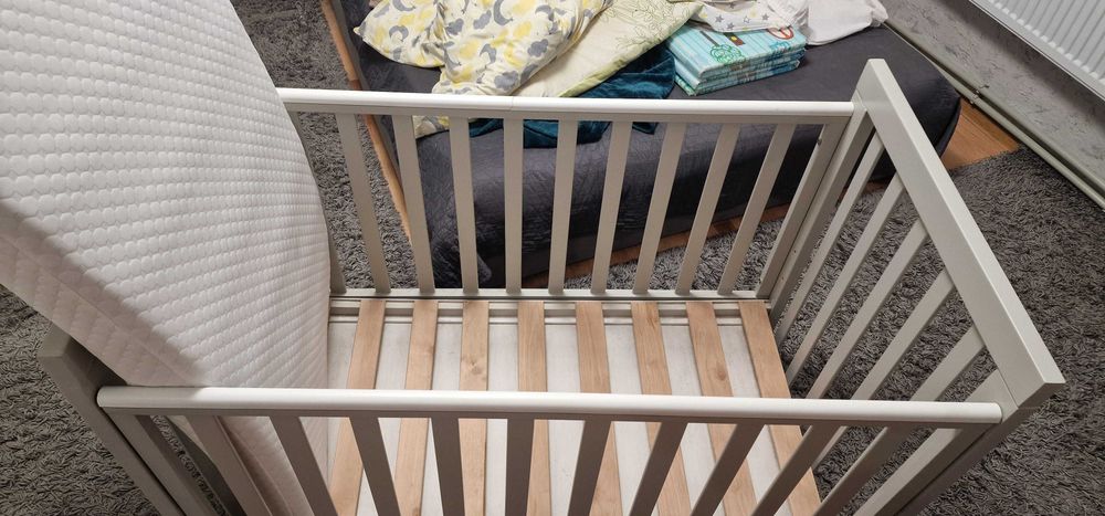 Дитяче ліжечко колиска з матрацом