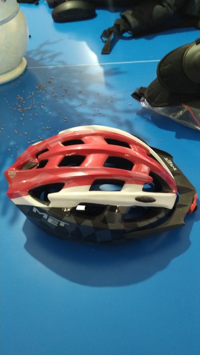 Capacete met em bom estado