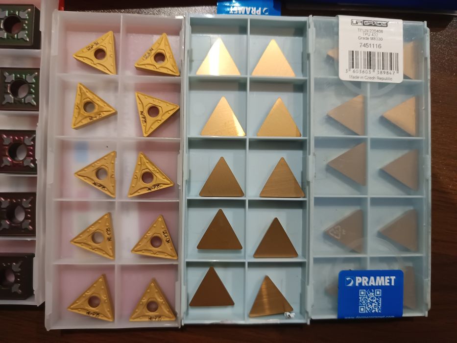 Płytki tokarskie wieloostrzowe