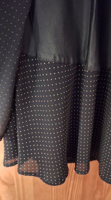 Vestido preto com pintinhas , tamanho M - Zara
