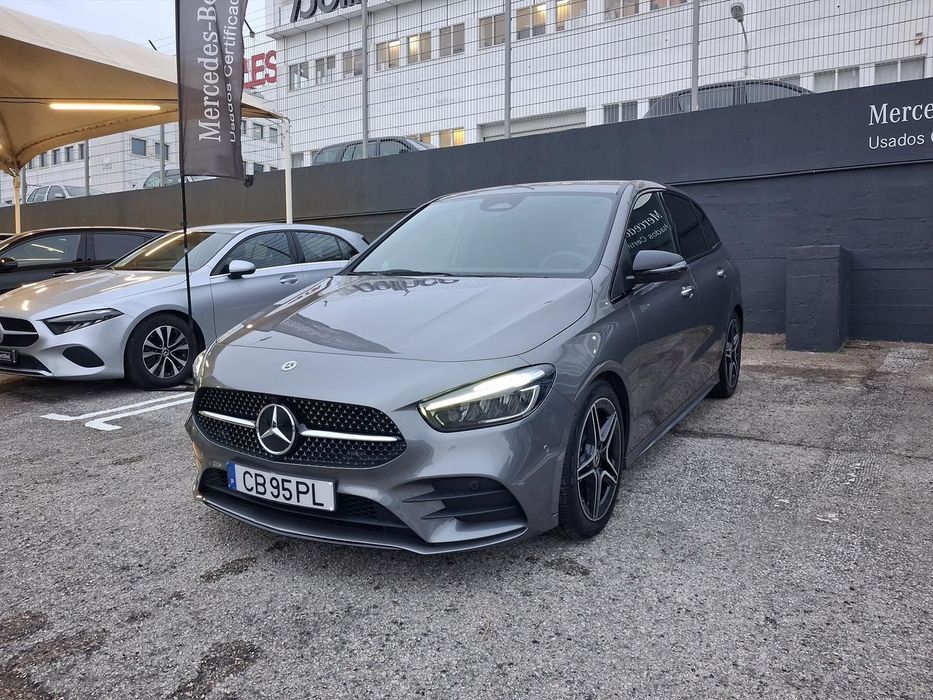 Mercedes-Benz B 180