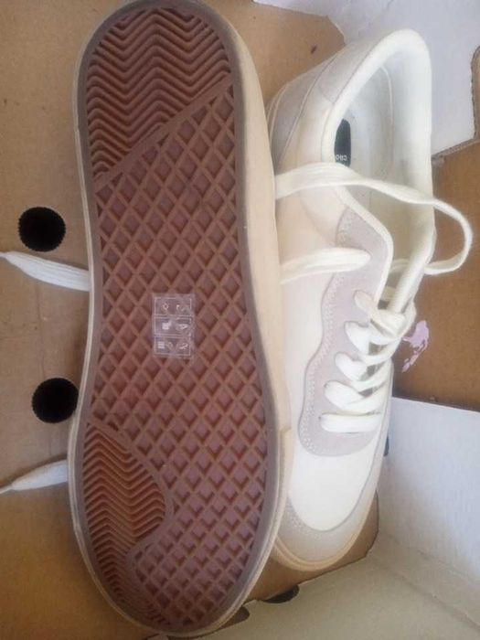 Buty tenisówki 45