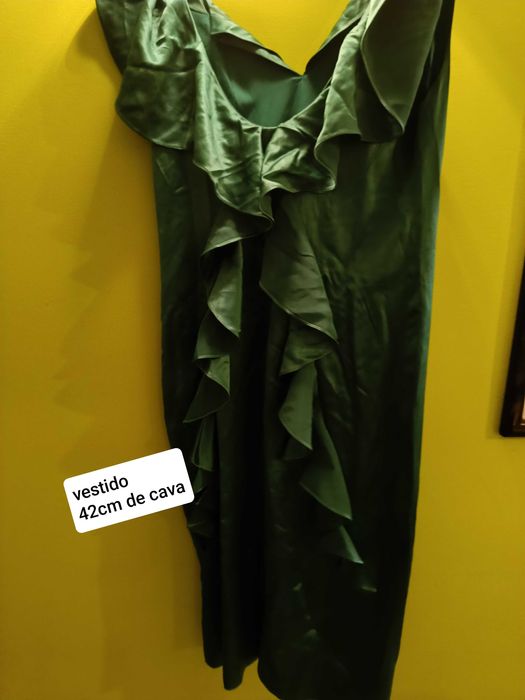 Vestidos de senhora cada 5 euros. Tamanho nas fotos