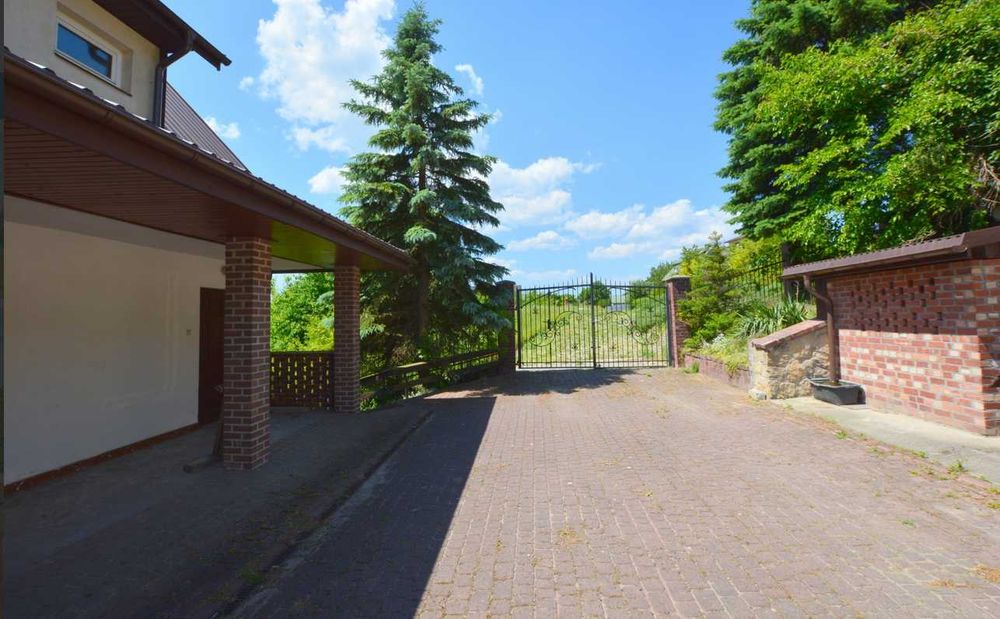 Dom Krasnobród z widokiem na okolicę