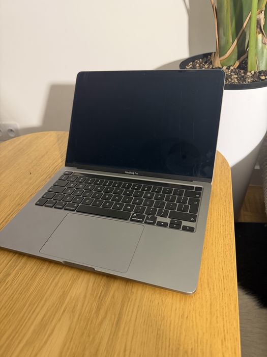 MacBook Pro 13” 2020 16 GB Intel