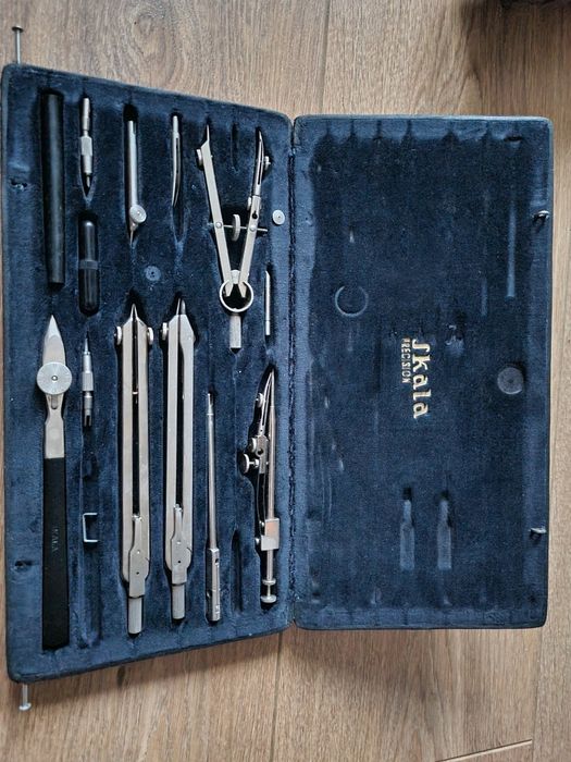 Zestaw kreślarski SkALA