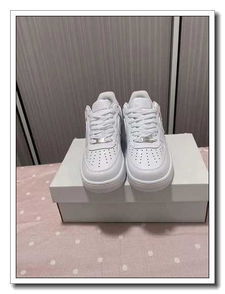 Białe sneakersy Nike Air Force 1 w rozmiarze 38