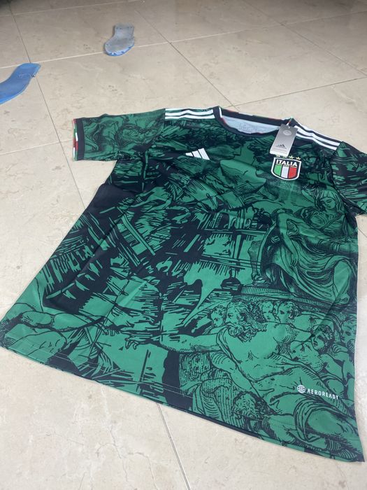 t-shirt editada de itália