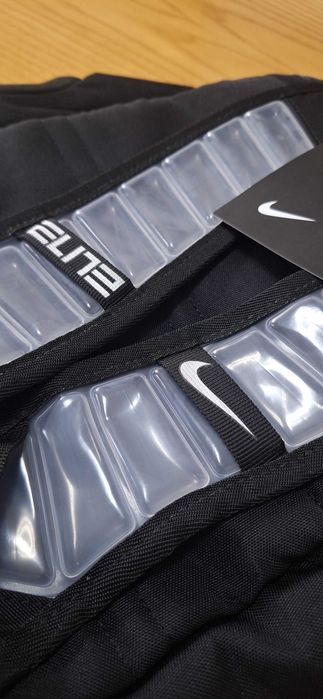 Mochila Nike ELITE