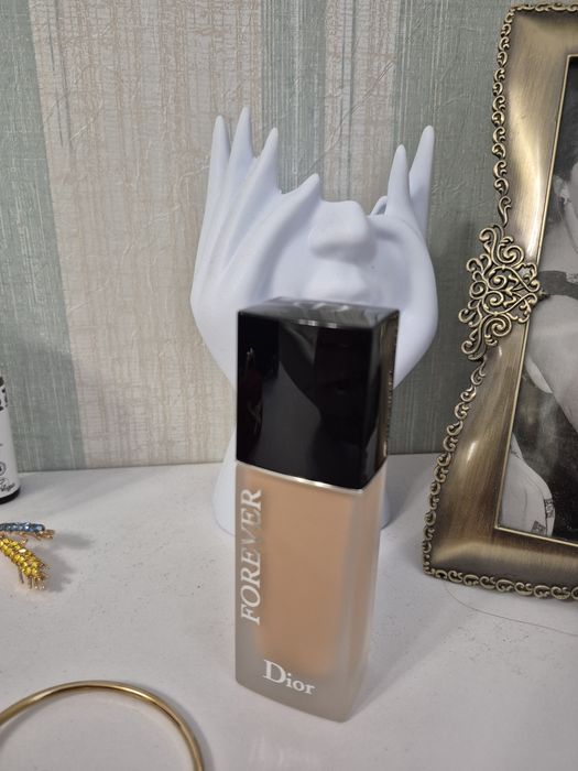 Тональний крем Dior Forever Skin Glow Foundation