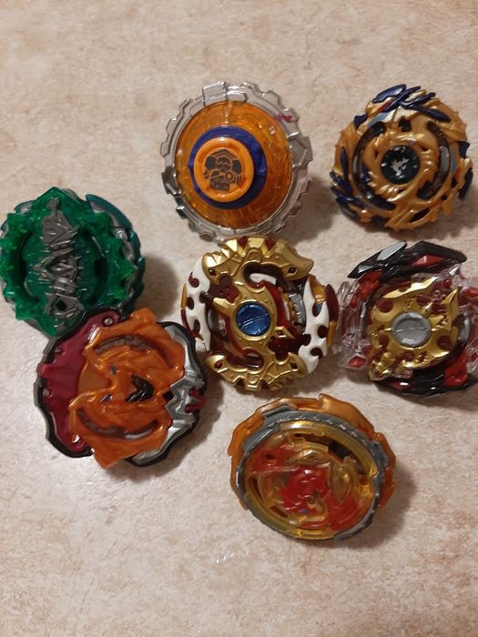 Бейблейды набор и запускатели к ним 3шт. Цена за единицу.