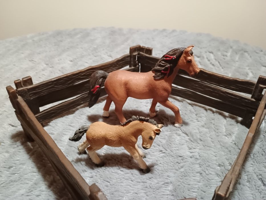 Zestaw schleich i collecta plus ogrodzenie