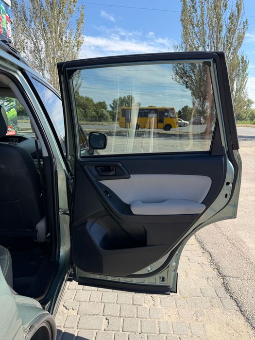 Продам Subaru Forester 2015 год, 2.5 бензин
