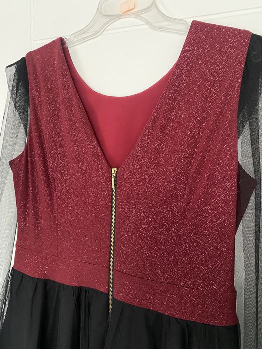 Sukienka brokatowa z tiulem 42 XL bordowa czarna