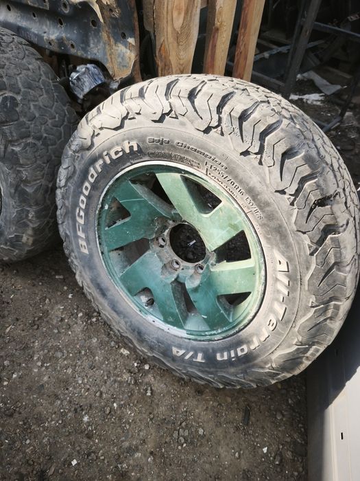 продам комлект литых дисков 6/139.7/r16 mitsubishi L200