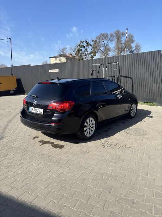 Opel Astra j 2011 року, 1,7 турбо дизель