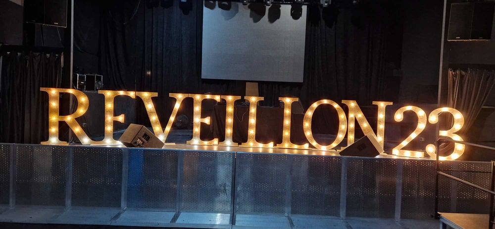 Letras e números iluminados