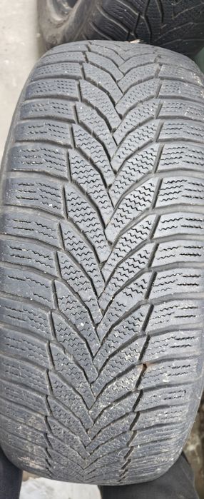 Зимові шини 215/55R17 NEXEN Корея