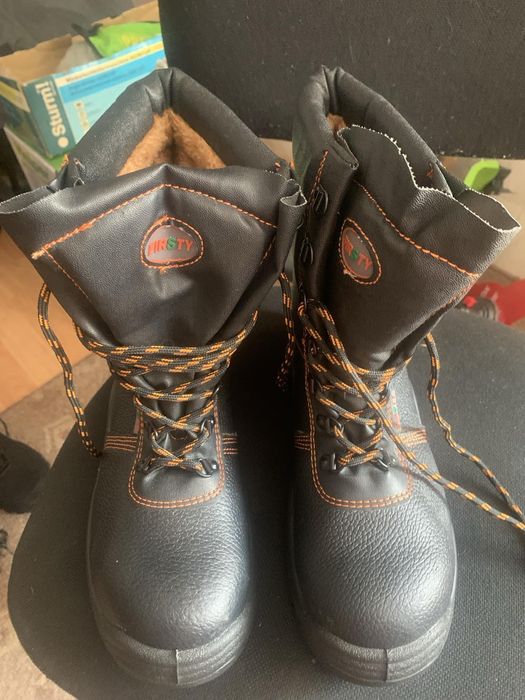Зимові спецовочні чобітки виробництва Чехія