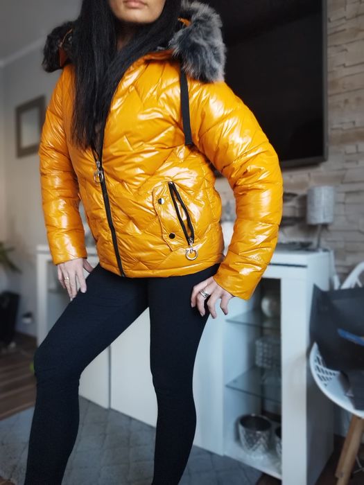 Ładna kurtka zimowa ciepła musztardaowa r S M