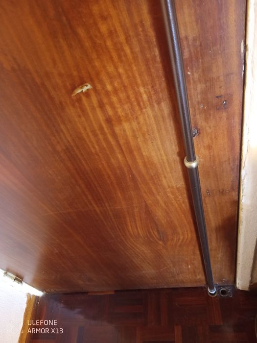 Fechadura de alta segurança com cilindro central, duas trancas e trinco, 4 chaves