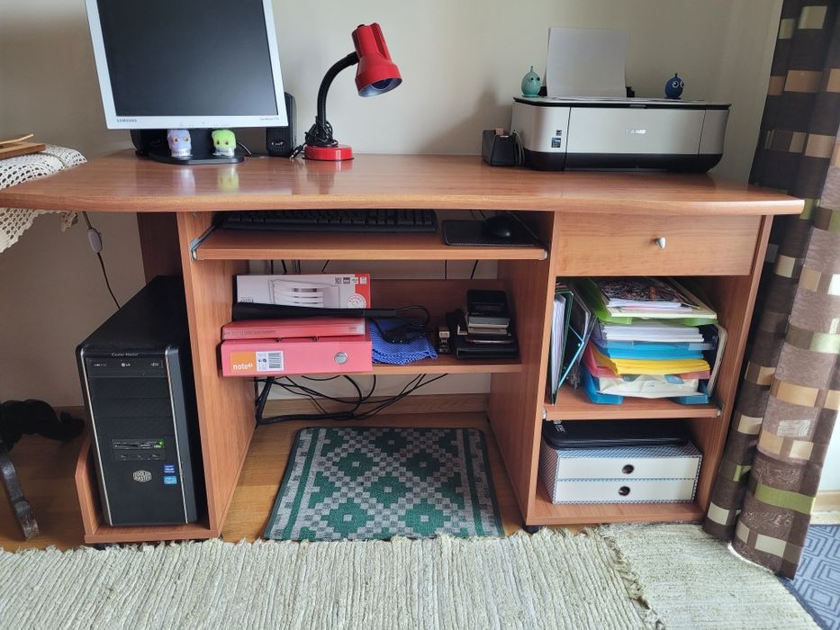 Secretária para escritório