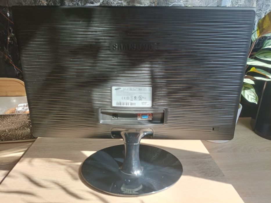 Monitor Samsung cali 21.5