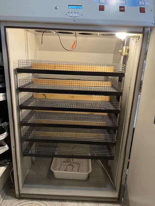 Інкубатор Бест 1000-1200