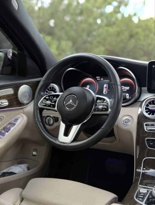 Mercedes-Benz C300 (переодет в C63 AMG)