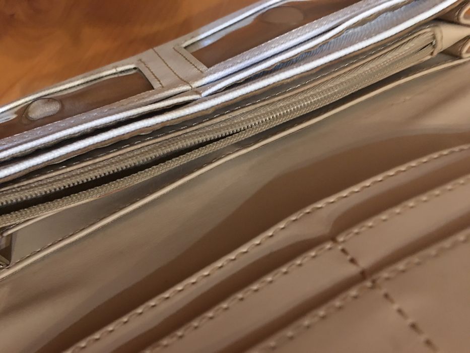 Carteira Bege da Guess