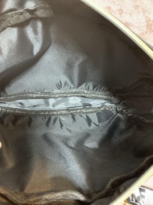 Czarna  torebka guess