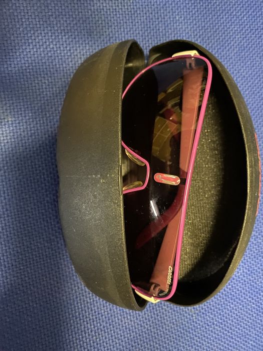 Oculos de menina Carrera