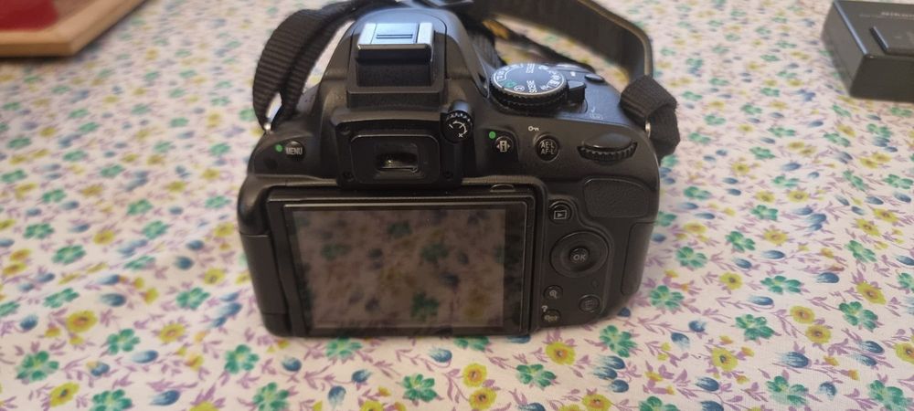 Vendo Nikon D5100