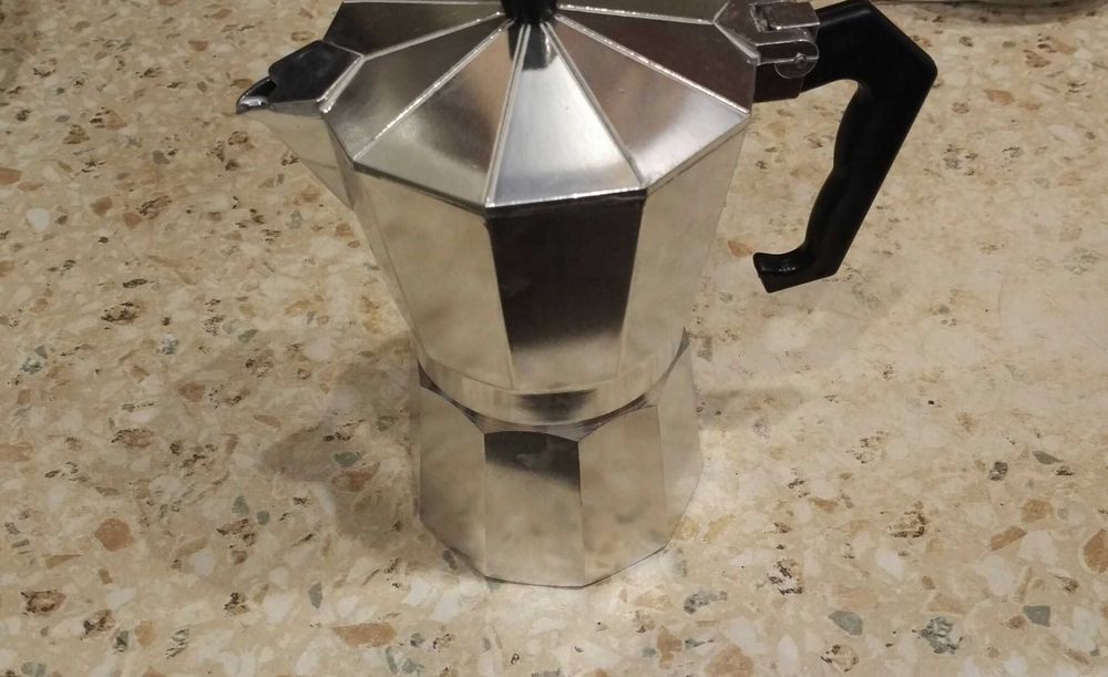 Кофеварка Гейзерная на 6 чашек