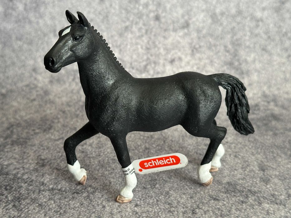 Schleich - zestaw 2 konie + 2 źrebaki 17123, 17124, 17077, 17127 nowe