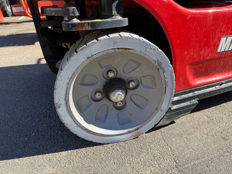 Вертикальний щогловий електричний підйомник MANITOU 100VJR 10 метрів