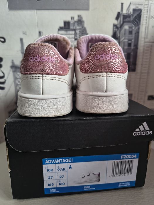 Кросівки дівчачі Adidas (27 розмір)