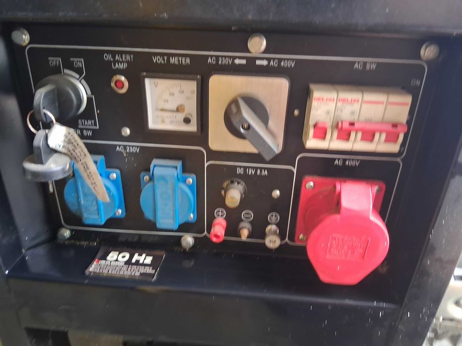 Vendo o gerador de gasóleo de 8Kva quase novo com garantia