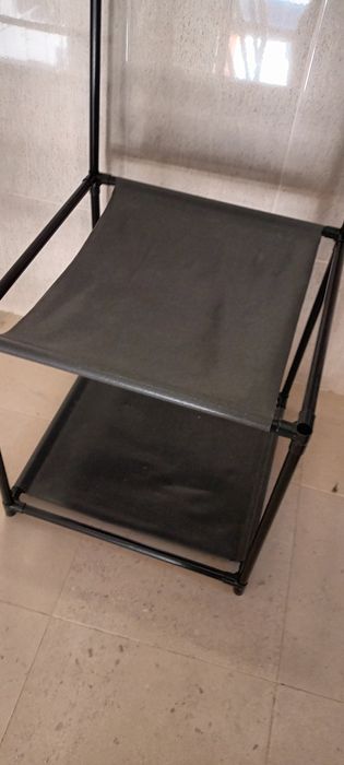 Cabide de canto impecável