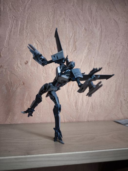 Оригінальний колекційний трансформер First Edition Starscream